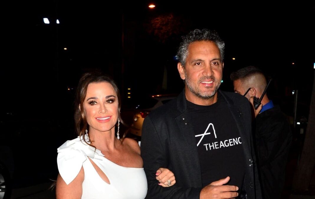 Kyle Richards Shares Heartbreaking Text From Mauricio Umansky in RHUGT Preview as Vicki Gunvalson Chastises Her for Splitting With Him