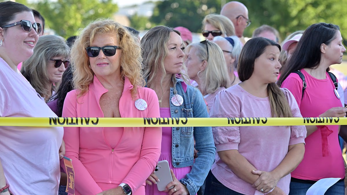 Lindsay Clancy supporters show up at murder trial with their babies