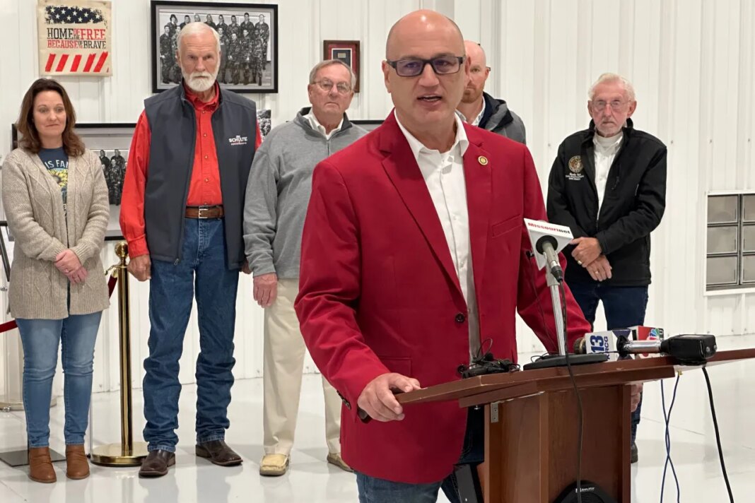 Denny Hoskins, Missouri