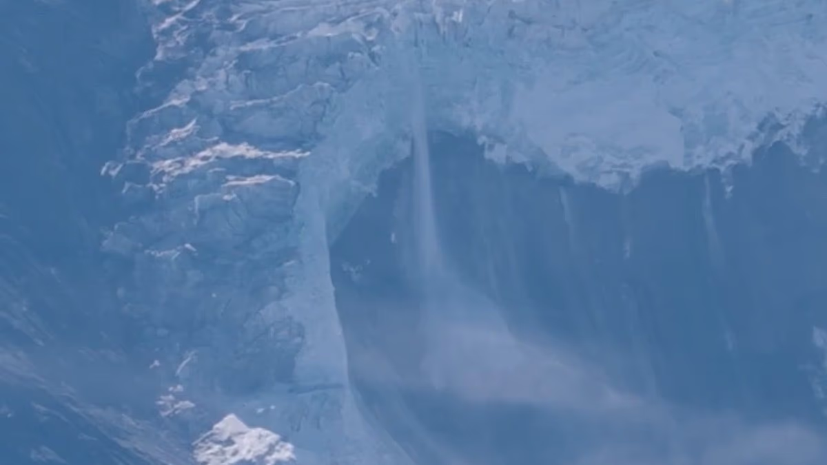 Moment hikers witnessed collapse of glacier causing Nepal flash floods