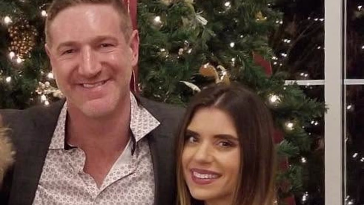New York doctor 'promised stripper he'd leave wife' then called cops