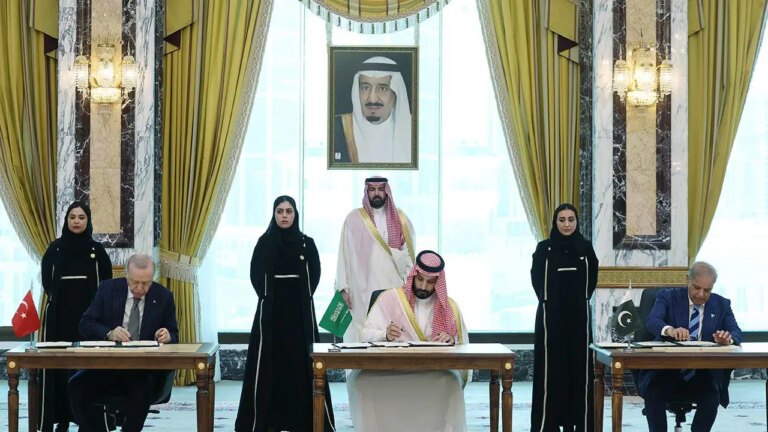 Military Giants Unite: New Power Axis Challenges Abraham Accords Stability
