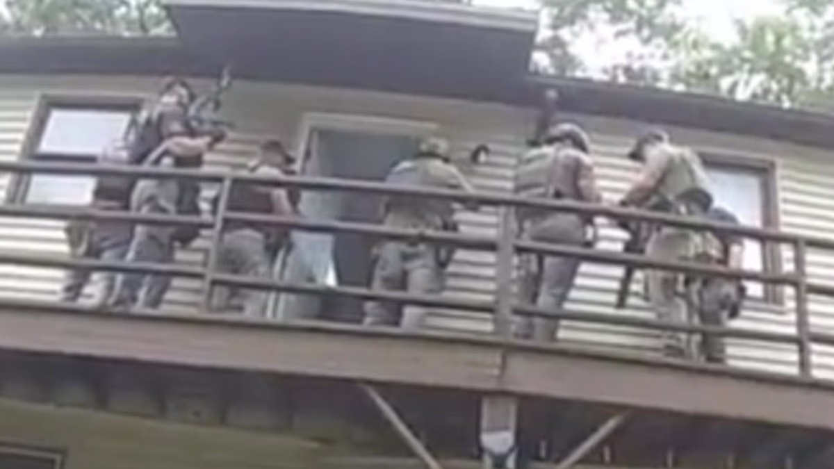 Officers' plan to arrest sex offender in Missouri goes horribly wrong