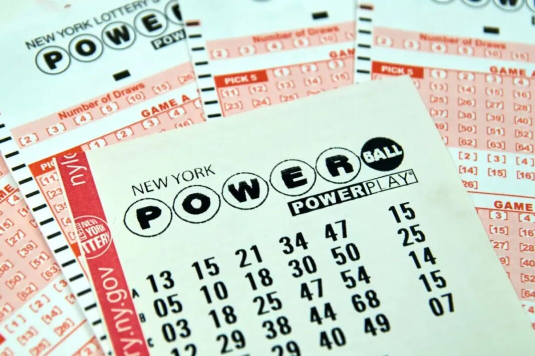 Powerball $1.04 billion jackpot-winning ticket sold in Illinois: Numbers for tonight's drawing