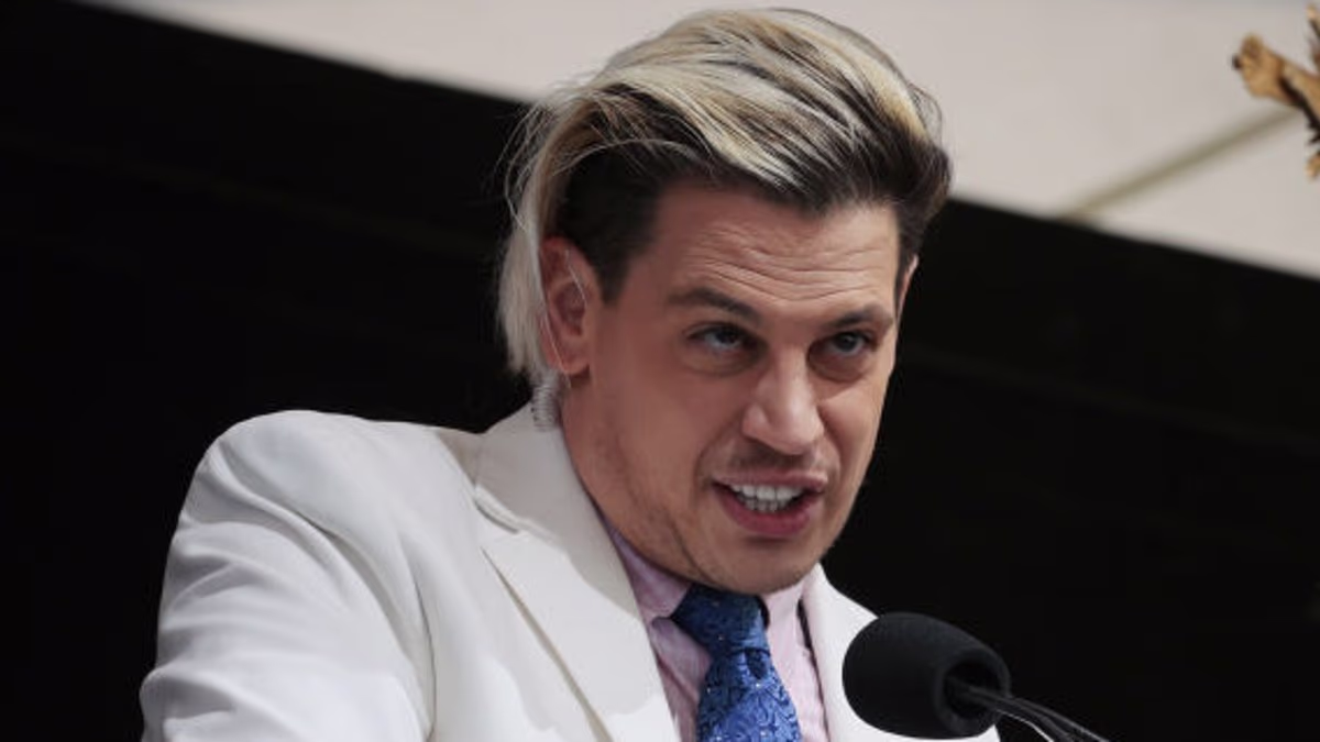 Right-wing firebrand Milo Yiannopoulos 'detained by ICE'