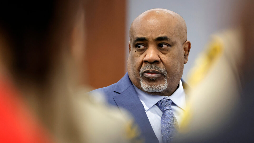 Some Tupac Shakur family members step out of courtroom, others stay to face autopsy photos at Duane 'Keffe D' Davis trial
