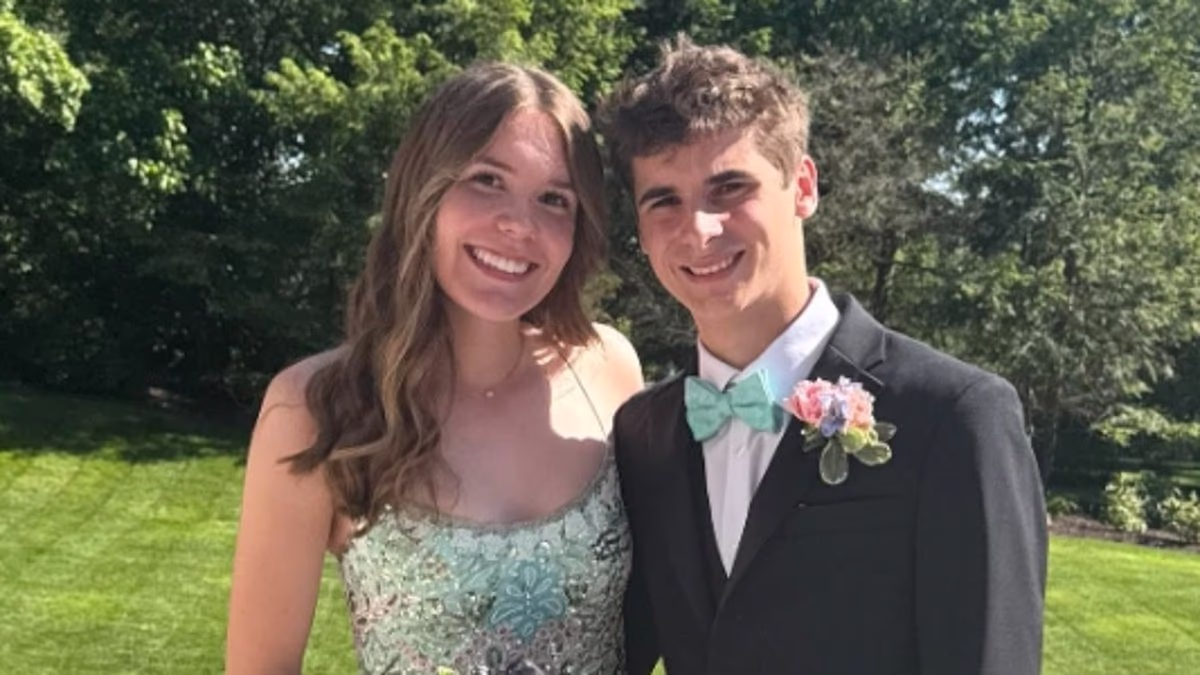 Son and mom's sick convoy after he killed his girlfriend, 18 - cops