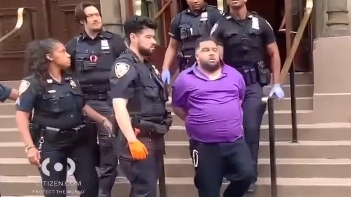 Terrifying moment madman attacked NYC synagogue during prayers