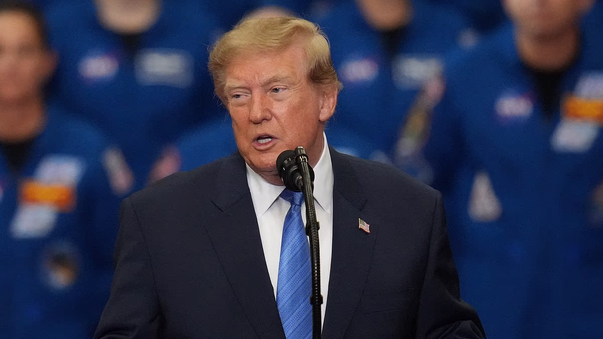 Trump announces Google Maps has changed Lake Ontario to Lake America