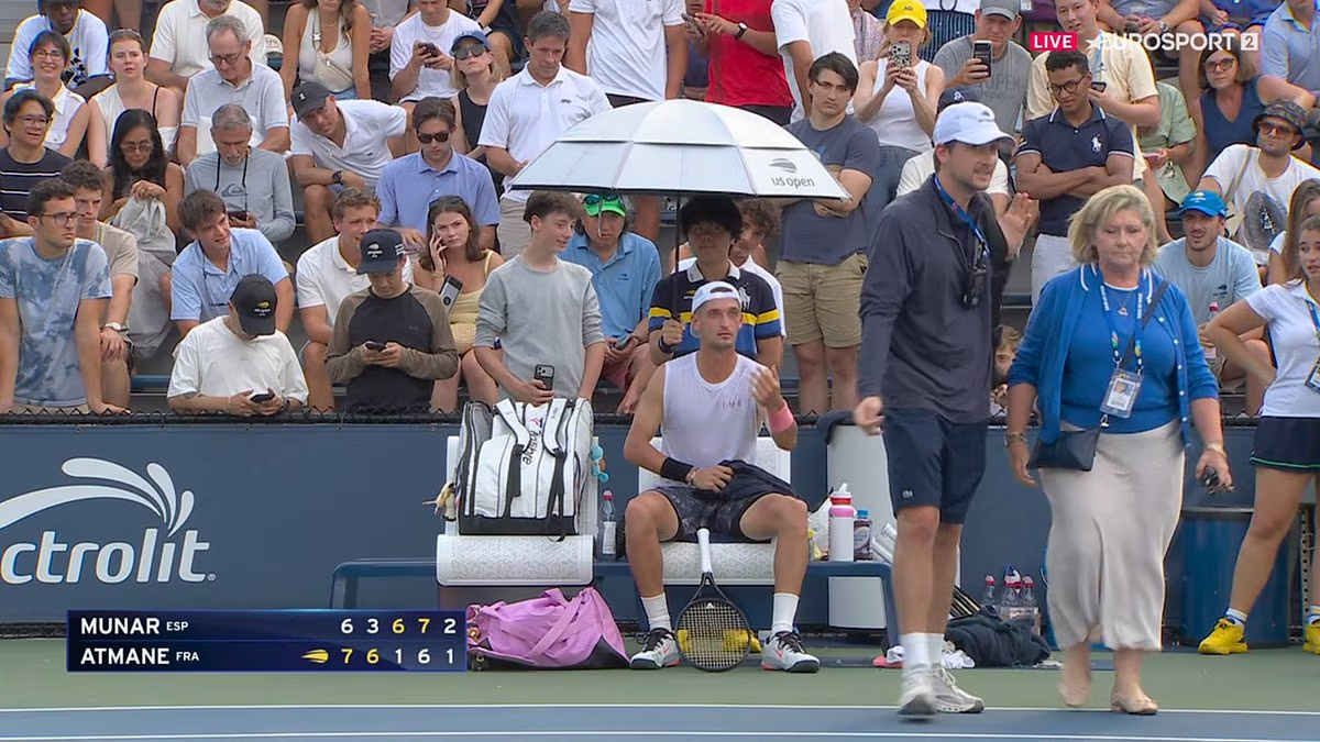 US Open star melts down with trainer who REFUSES to treat 'cramp'