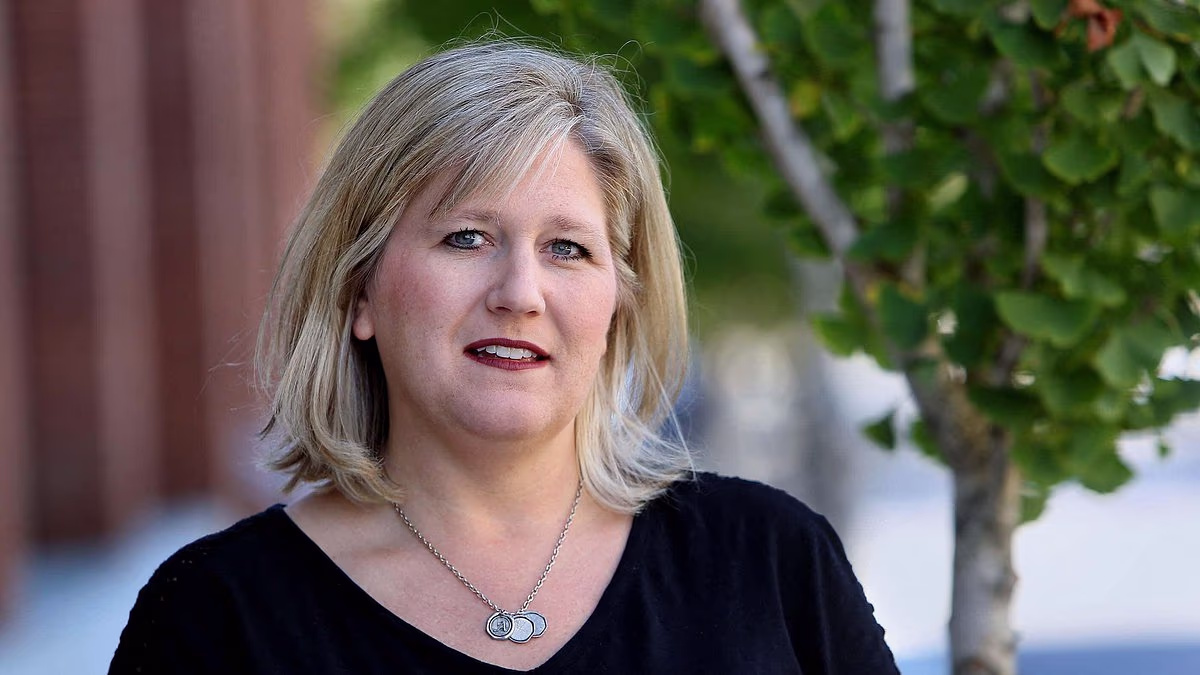 Wife begs court not to free husband who took two hits out on her