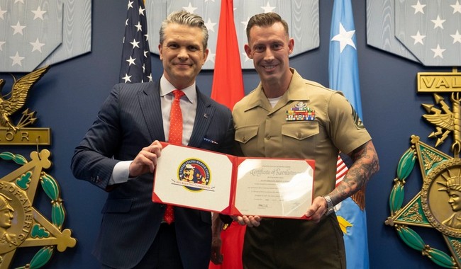 Wounded Vet Joey Jones Gives Tongue Lashing for the Ages to USS Lincoln Sailors Complaining to CNN