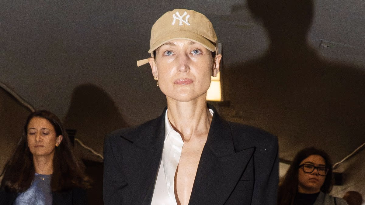 A-List fashion designer MALFUNCTIONS after facing sweatshop charges