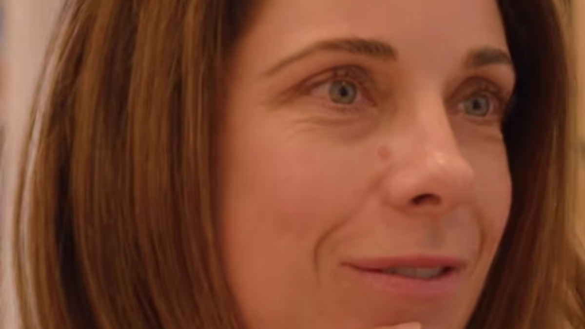 Aussies roast Anika Wells' explanation for why nobody trusts pollies