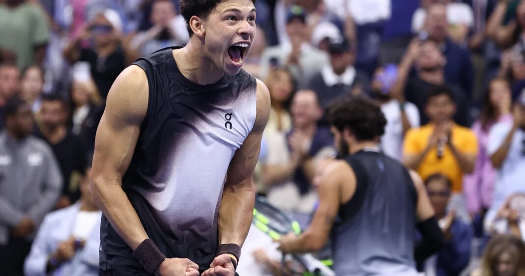 Ben Shelton beats Carlos Alcaraz in latest-finishing match in U.S. Open history