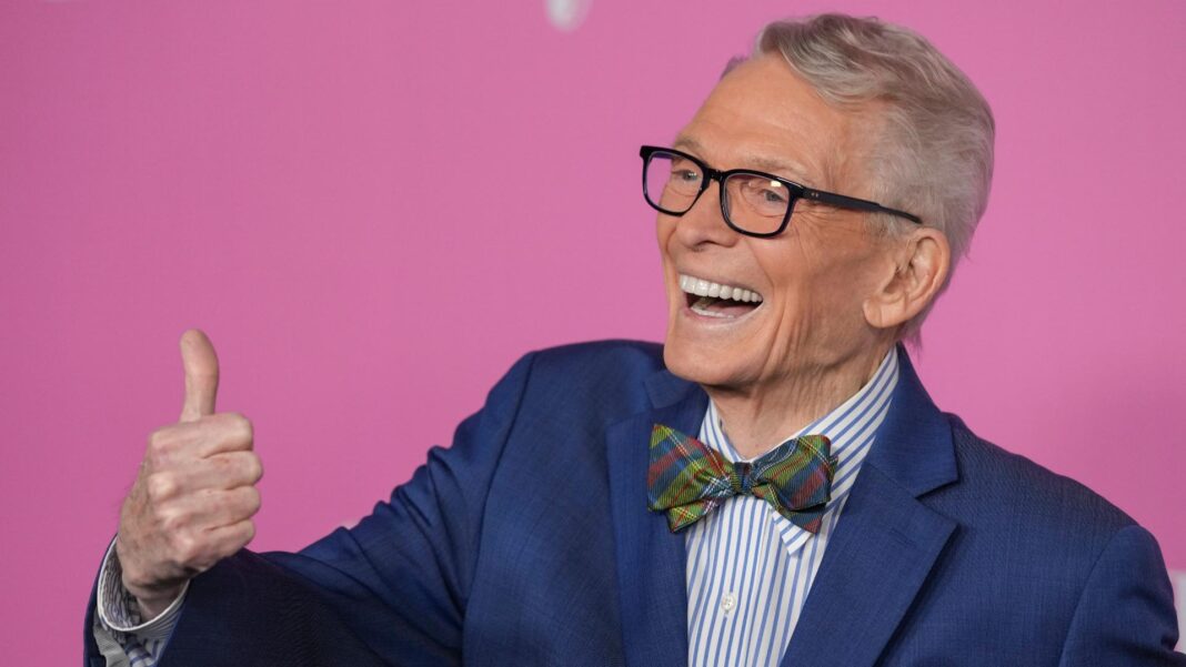 Bob Mackie, costume designer known for collaborations with Cher, Carol Burnett and more, dies at 87