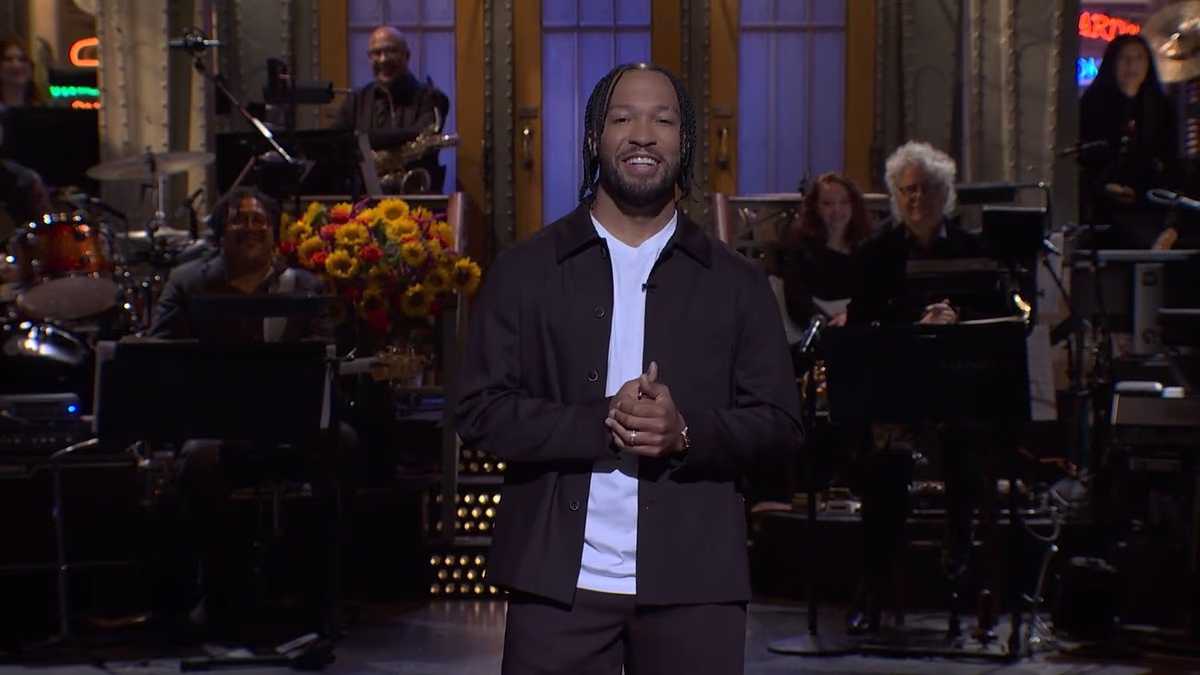 Brunson leaves viewers torn on SNL and delivers Taylor and Travis joke