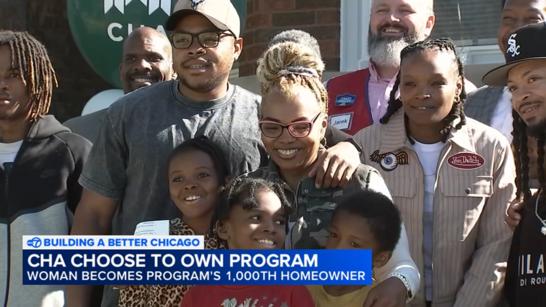 Chicago Housing Authority celebrates Derenda Bradley, 1,000th 'Choose to Own' homebuyer in Roseland
