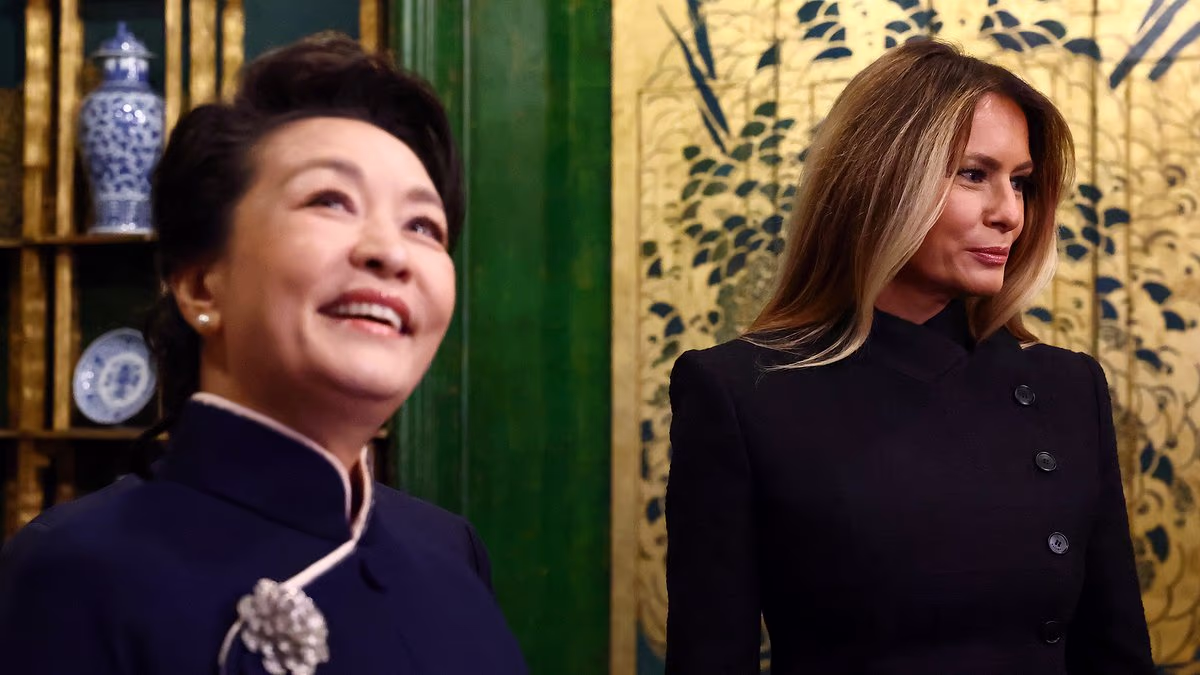 Children's choir delight sMelania Trump and Madame Peng Liyuan