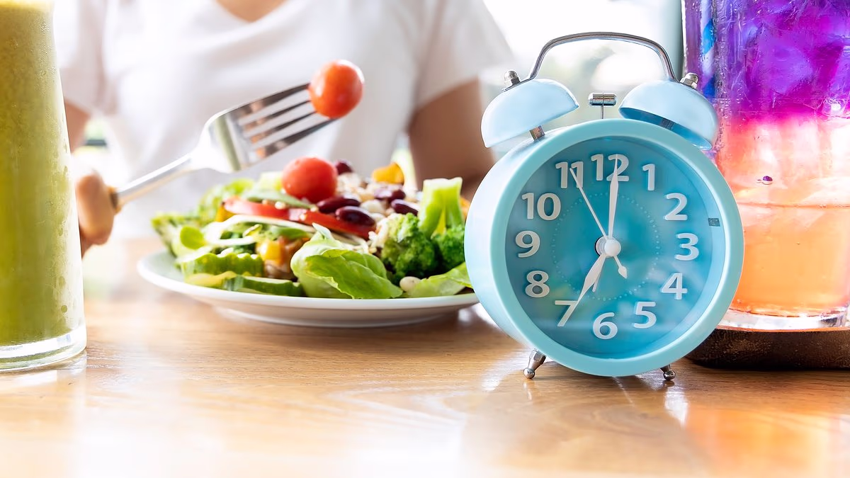 Experts reveal the hour of the day to eat every meal