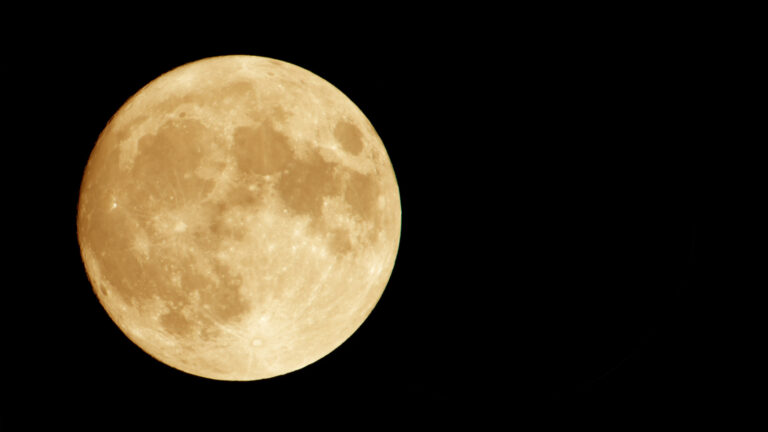 Water Constraints Could Limit Future Moon Population, Scientists Say
