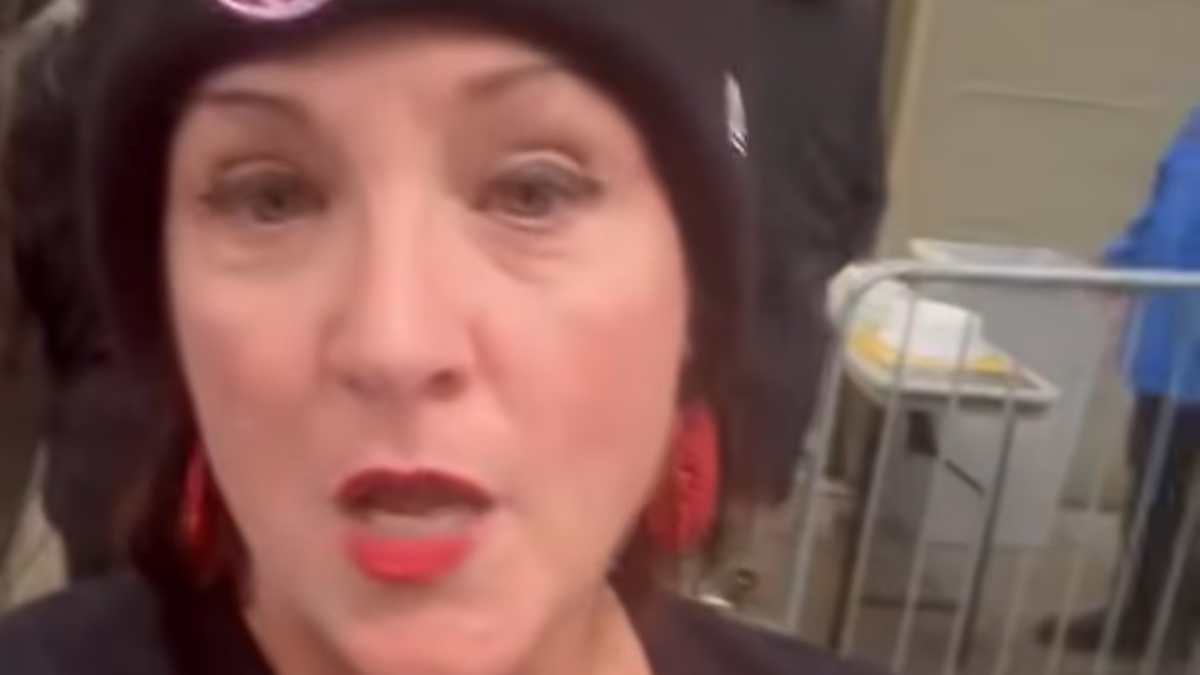 Group kicked out of women's bar for wearing 'uncomfortable' shirts
