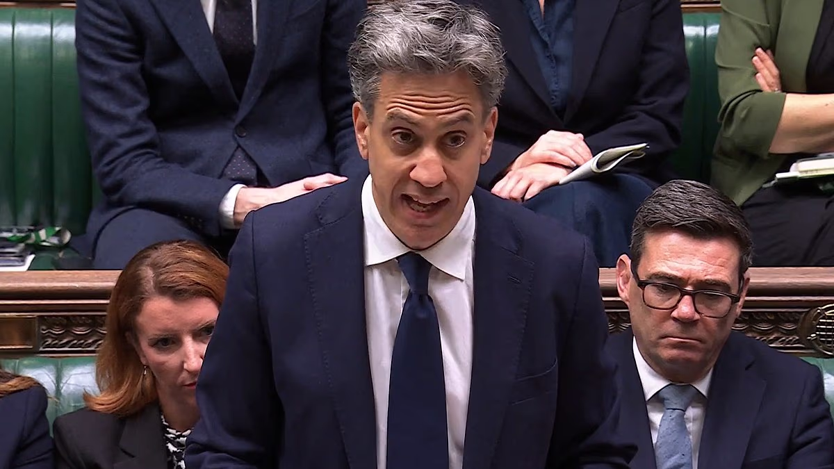 Israel hits back at Ed Miliband and closes UK consulate and bars MPs