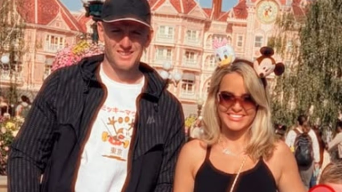 Jordan Pickford and Megan treat daughter Ostara to Disneyland trip