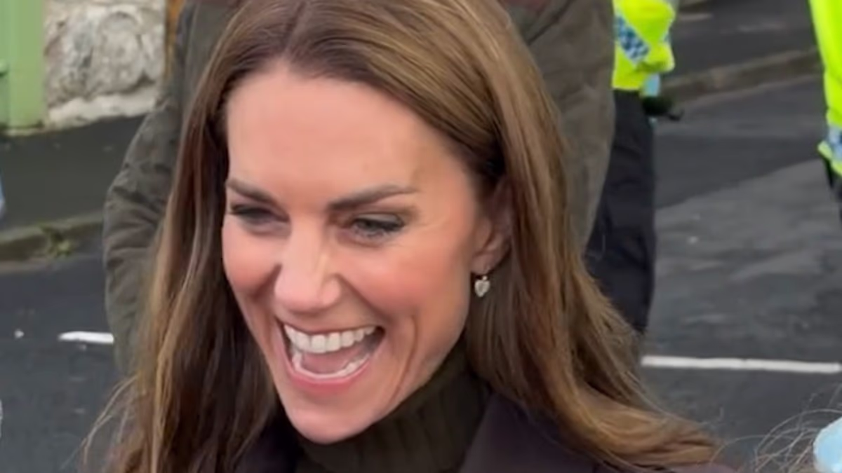 Kate jokes with Isle of Bute locals she wants to SWIM in ice-cold sea