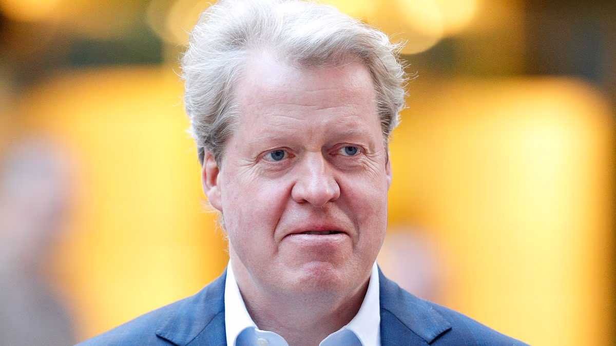 King Charles at war with Diana's brother Earl Spencer