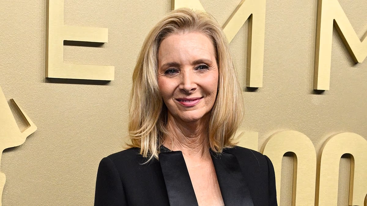 Lisa Kudrow fans fume after she's snubbed AGAIN in Emmys loss