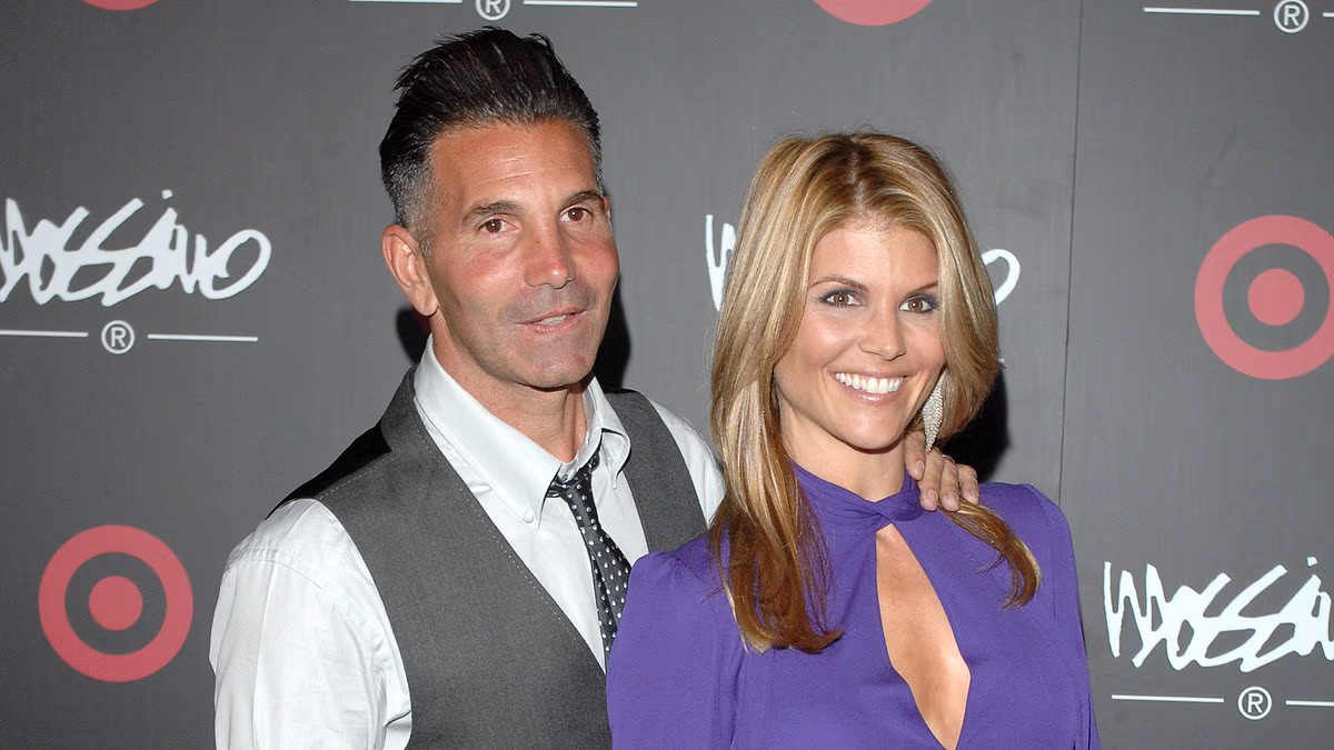 Lori Loughlin files for DIVORCE from Mossimo Giannulli