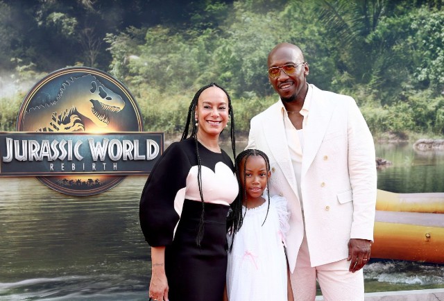 MAHERSHALA ALI QUESTIONS WHETHER HE’S GIVING DAUGHTER BARI ‘ENOUGH’
