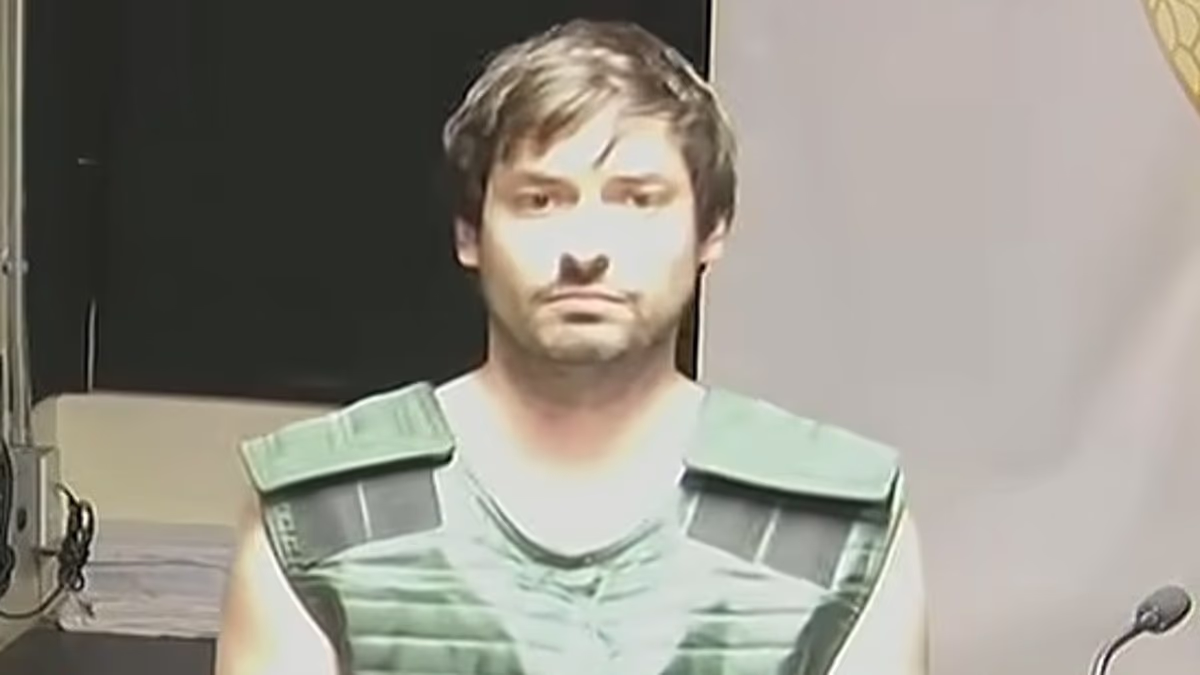 Man rocks side to side as he appears before judge on murder charge