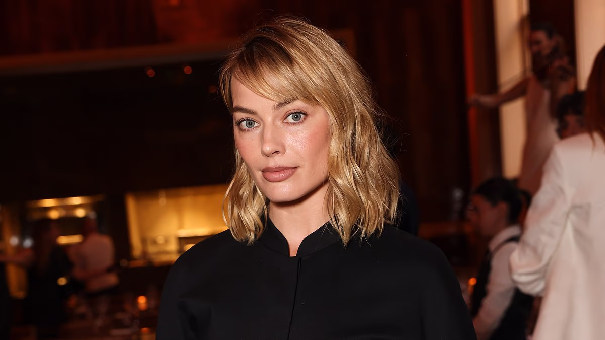 Margot Robbie's surprise name move divides fans