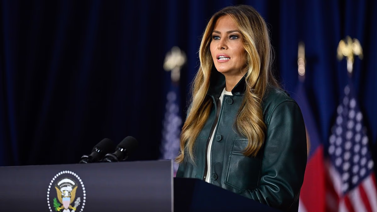 Melania Trump grants access to CNN reporter despite her husband's ban