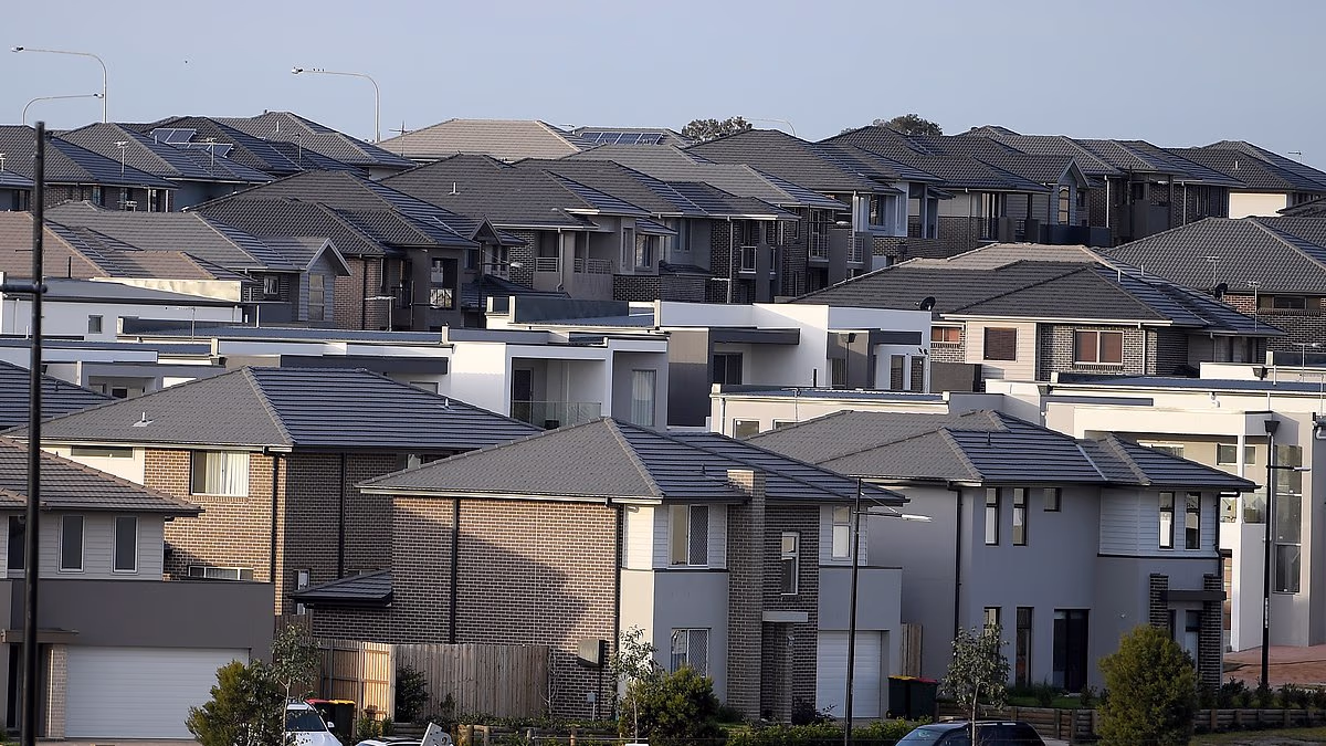 Mortgage holders on edge after CommBank's $211,000 property value call