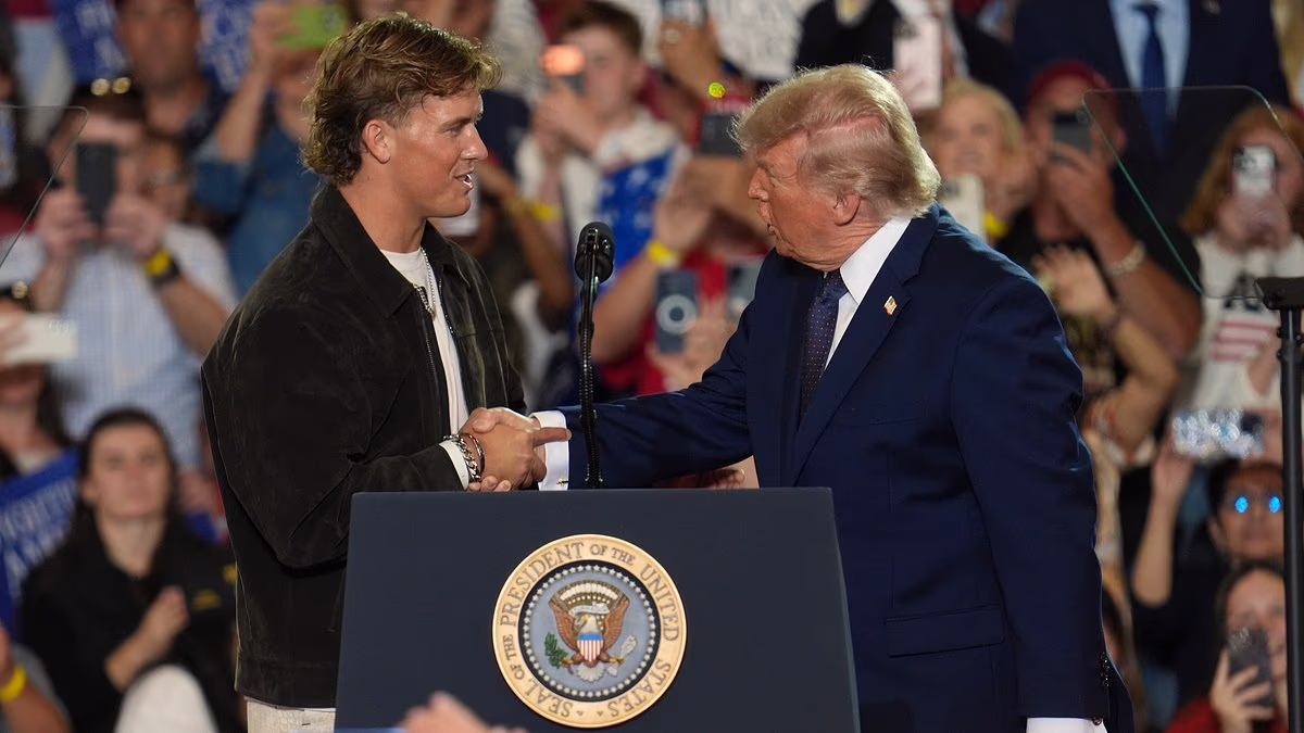 NFL fans claim Donald Trump cursed Jaxson Dart as president's comments about Giants star's legs resurface after injury