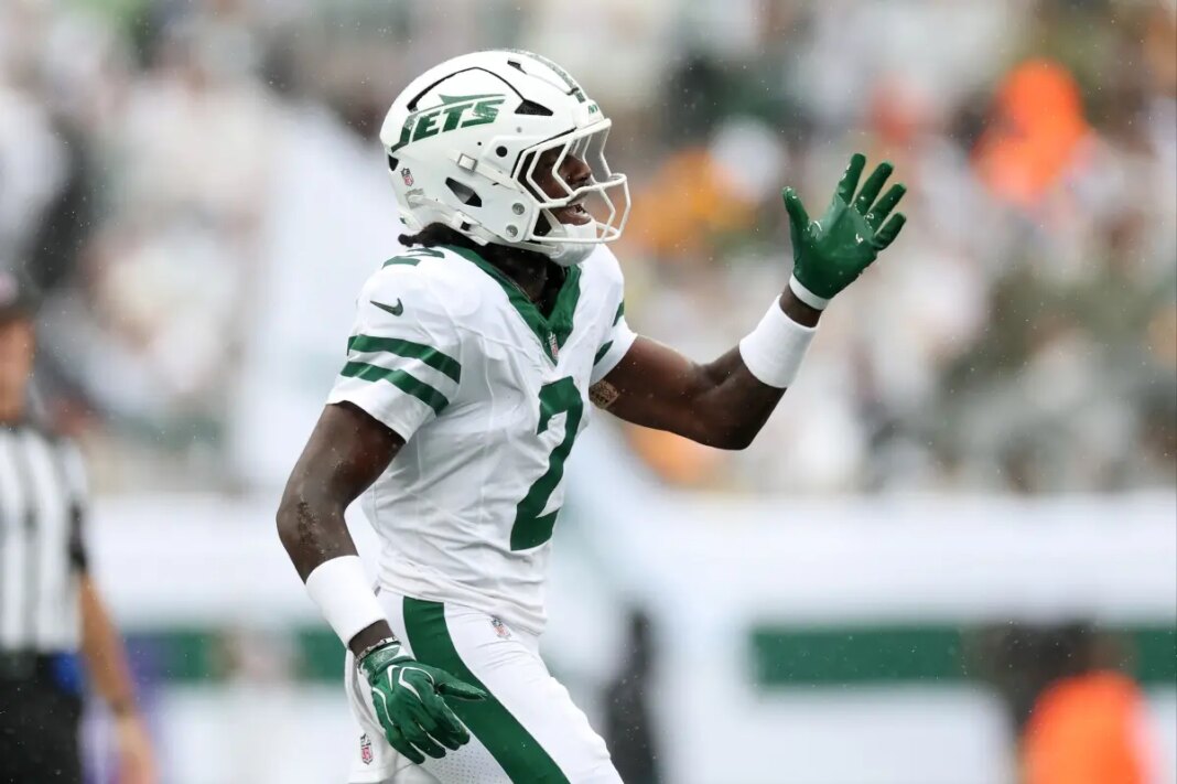 Penalties cost Jets signature win over struggling Packers