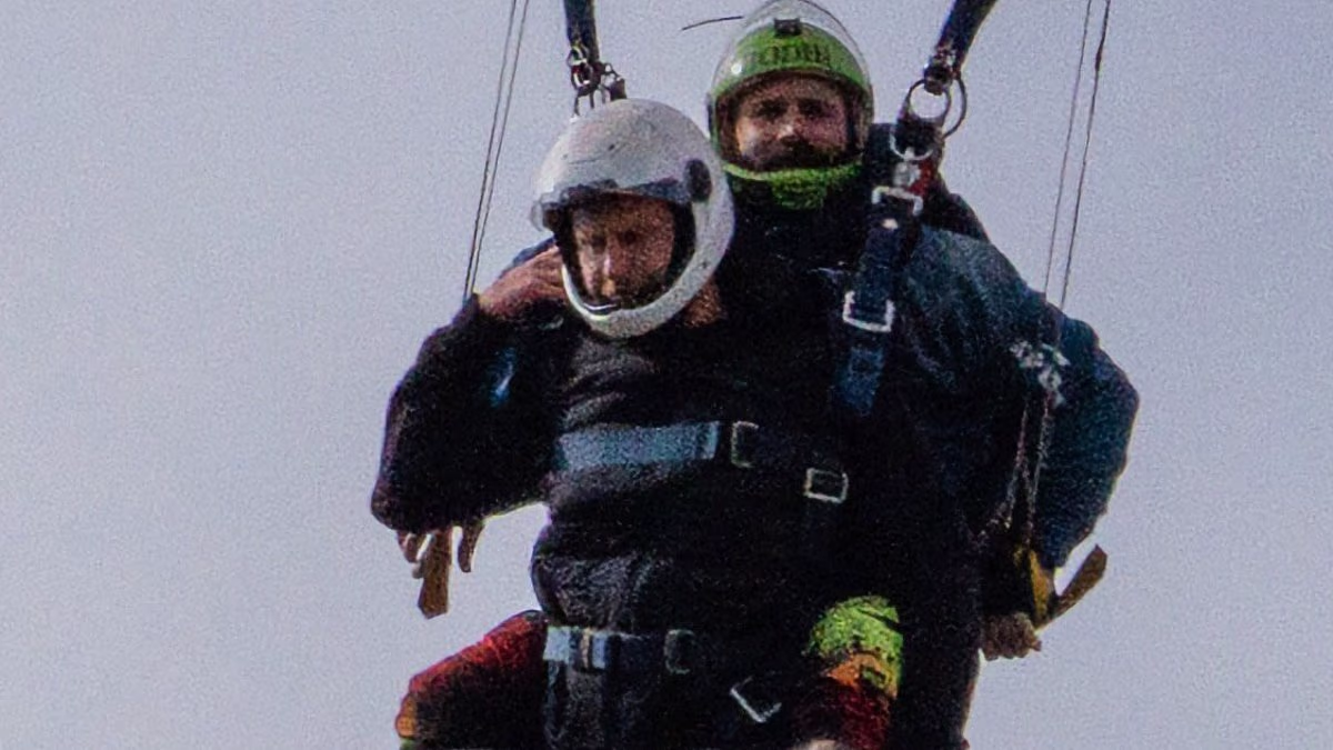 Prince Harry does skydive to honour promise to WW2 veteran, 102