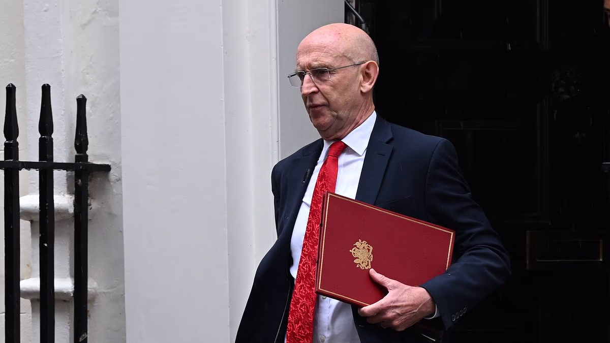 Private sector jobs keep falling as wages stall against inflation