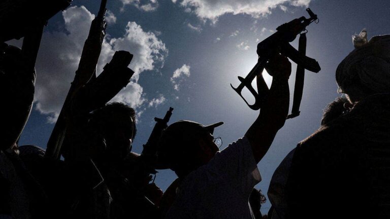 Saudi Arabia Urges Trump: Act as Iran-Backed Houthis Advance