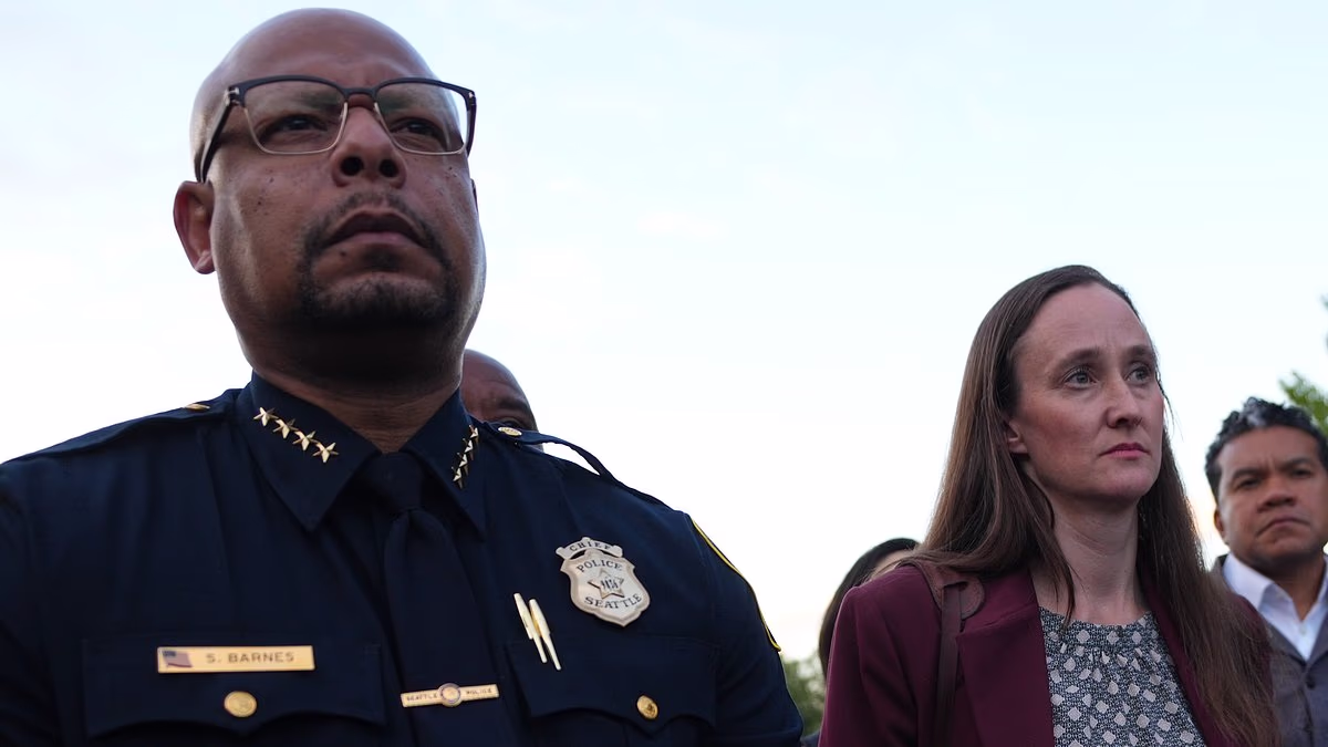 Seattle mayor slammed by city's police chief who worked from CHICAGO