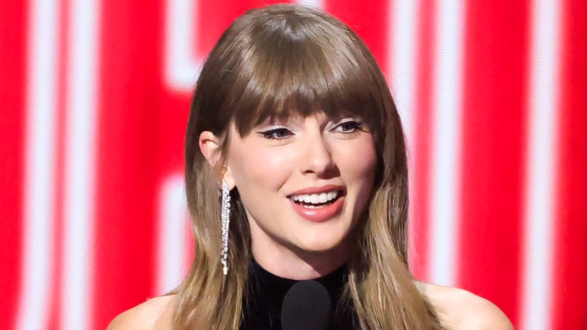 Taylor Swift and Madonna share viral moments at the 2026 MTV VMAs