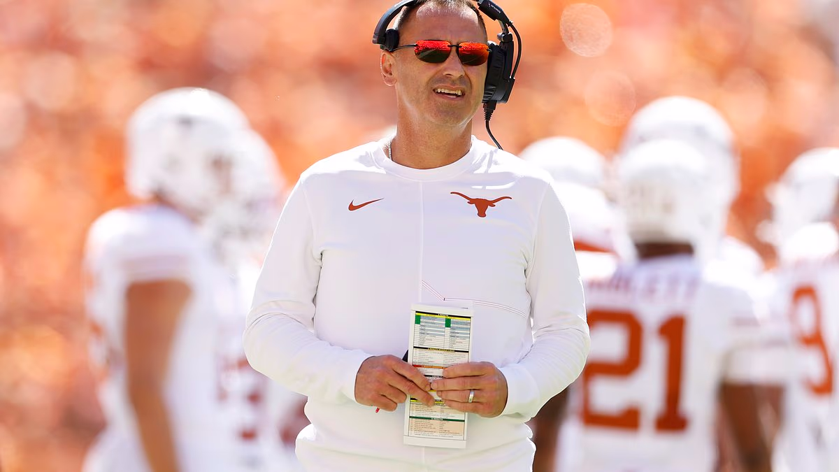 Texas coach responds to star's vulgar act in front of Trump
