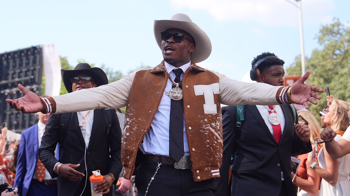 Texas football star apologizes after disgusting act in front of Trump