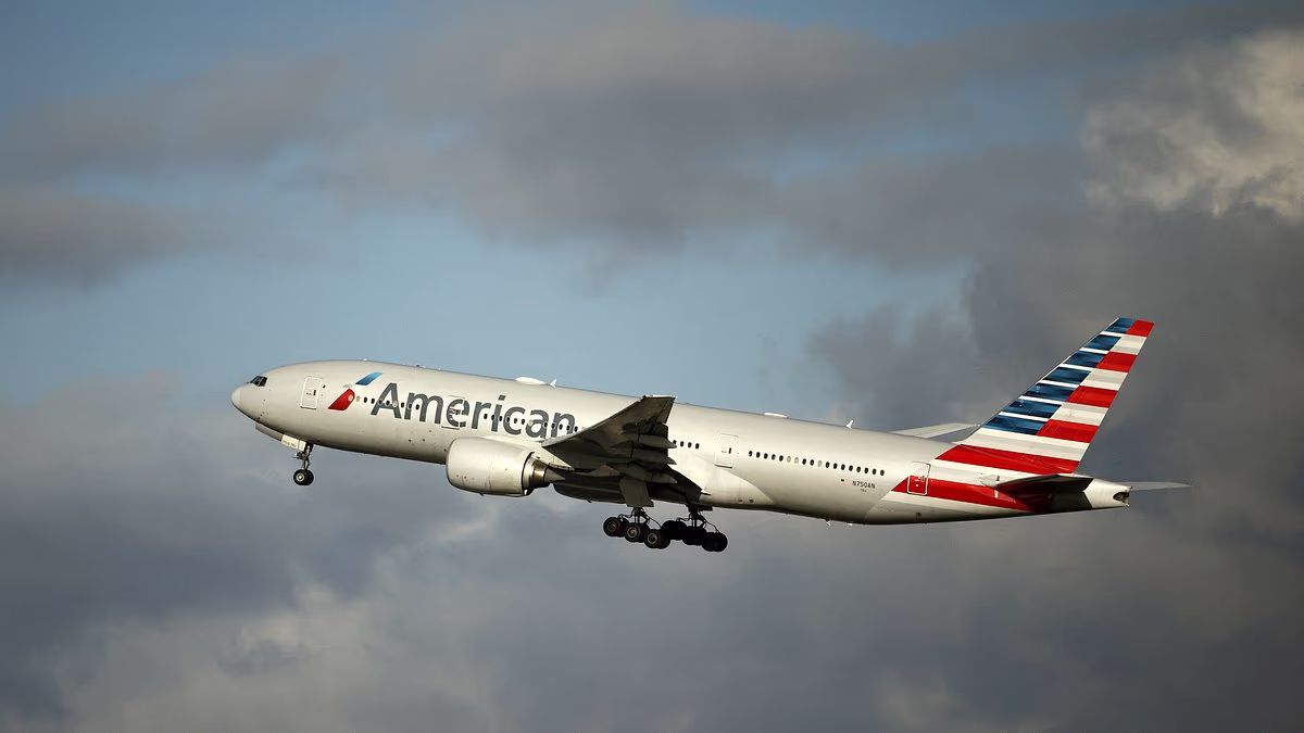 Travel chaos as major airlines issue warnings ahead of nor'easter
