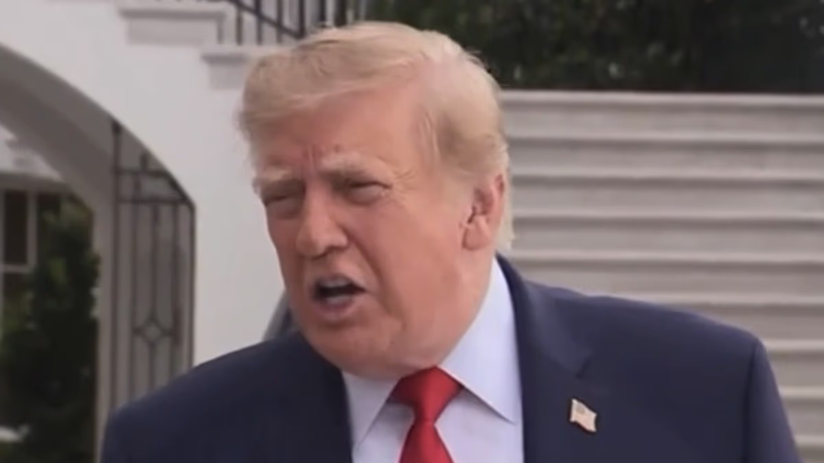 Trump blasts reporter complaining about media ban: 'Be quiet'