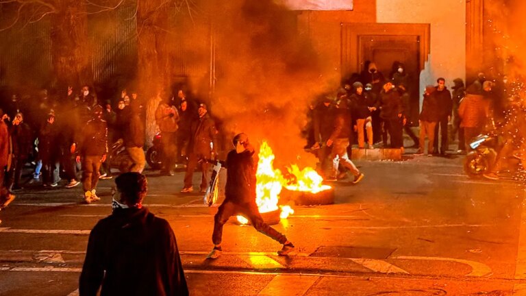 Trump Sparks Iran Regime Change Speculation With Cryptic ‘Rise Up’ Call