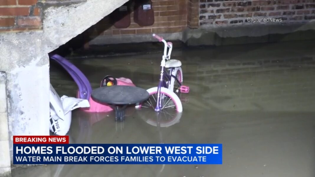 Water main break floods homes on Claremont Avenue in Heart of Chicago, forcing evacuations